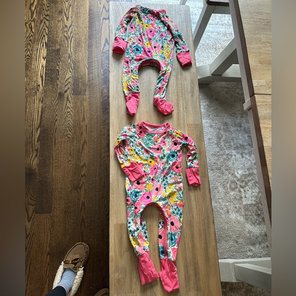 TWO LITTLESLEEPIES zippy PJs